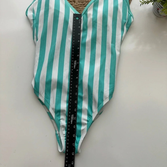 Kona Sol Women's V-Neck Over The Shoulder High Leg One Piece Swimsuit Size M - Picture 7 of 13